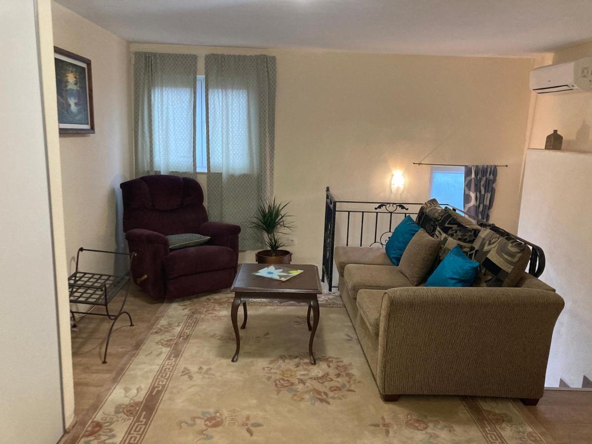 Relax And Explore, Alva Apartment 솔린 외부 사진